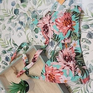 Kona Sol floral bikini top